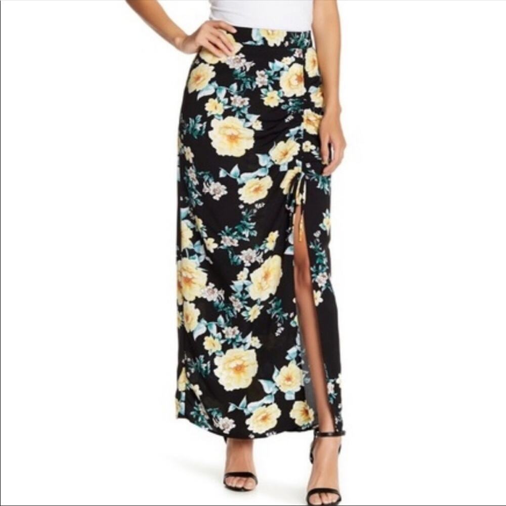 🗽🩶Know.one.cares Skirt